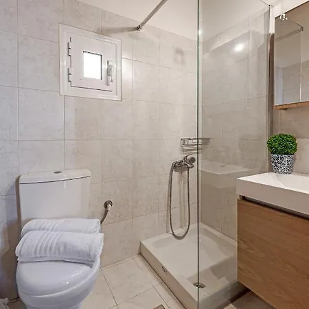 Villa Tranquil Sea View With Private Pool, Just 2km From The Beach!